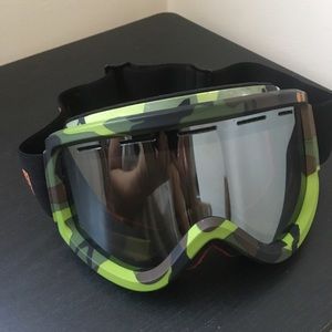 Ashbury ski/snowboard goggles w. extra lenses